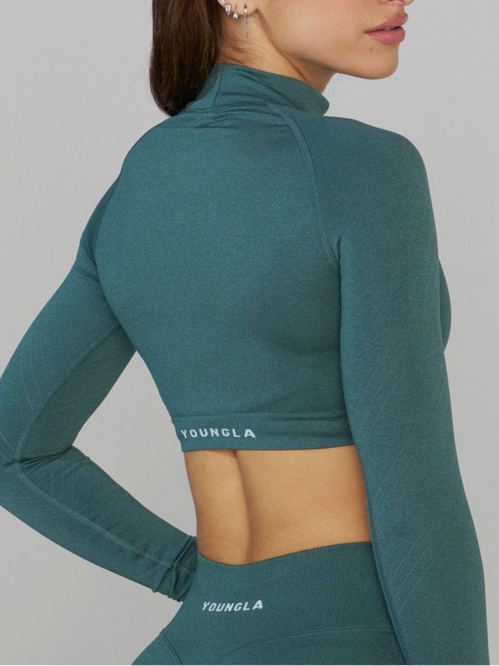 YoungLA SEAMLESS CURVE
LONGSLEEVE‎ CROP